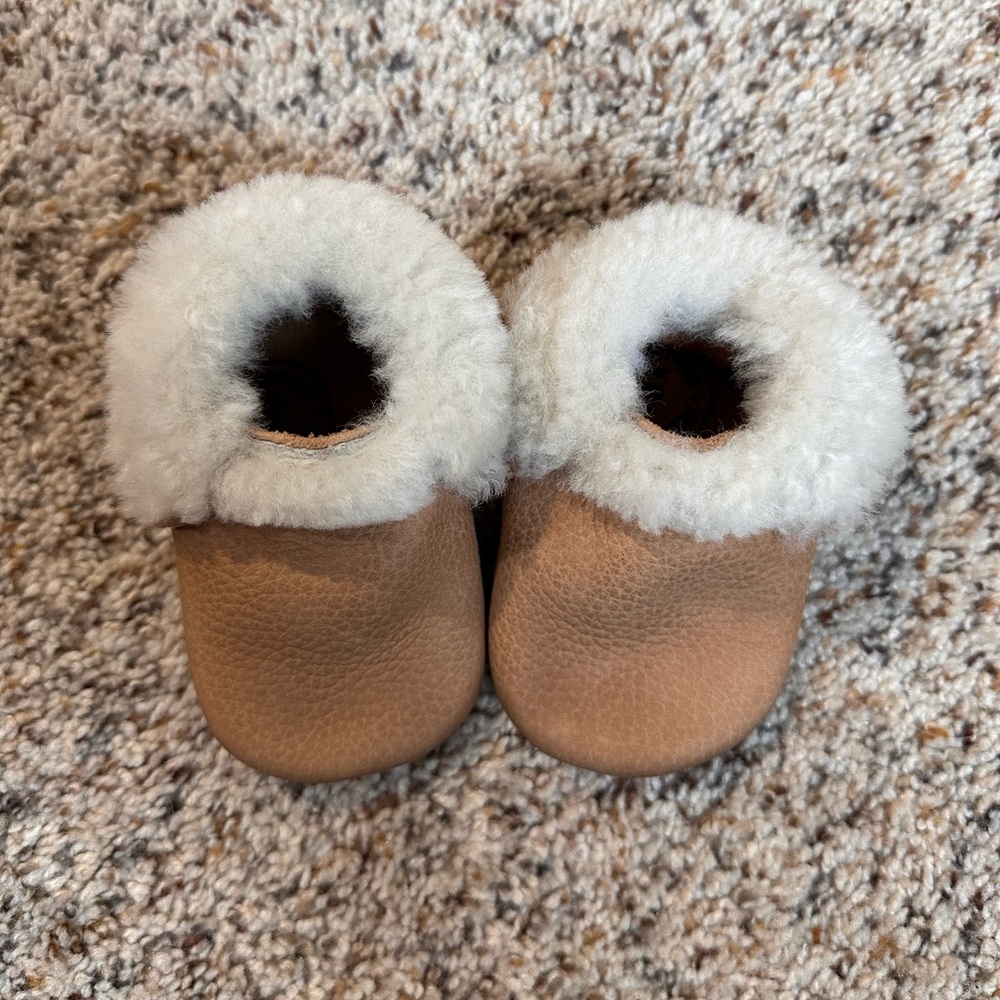 Freshly Picked moccasins weathered brown shearling